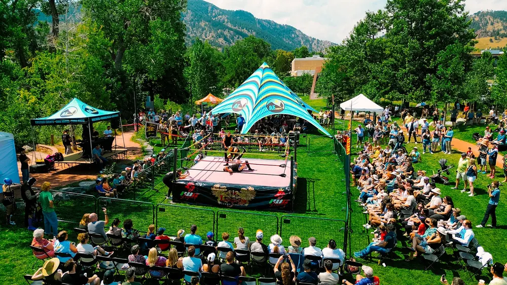 Lucha Libre, live